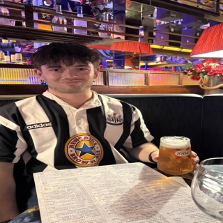 Ashton Robson || profile photo