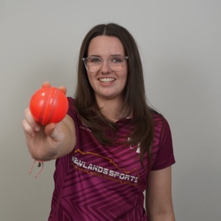 Eva Howard || profile photo