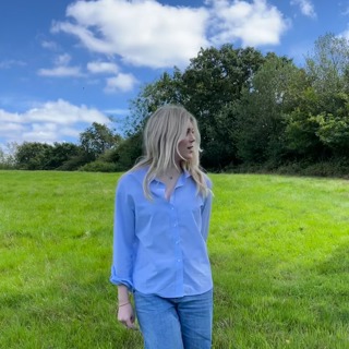 Kate Lewis || profile photo